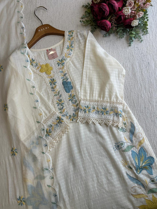 20480 Premium embroidered suit