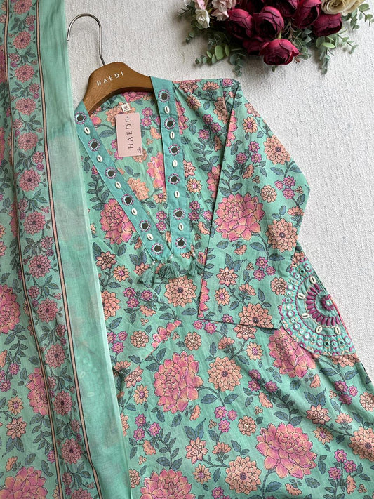 20474 Beautiful cotton suit