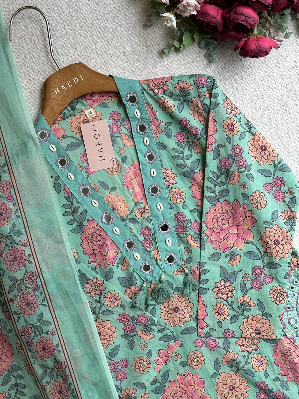 20474 Beautiful cotton suit