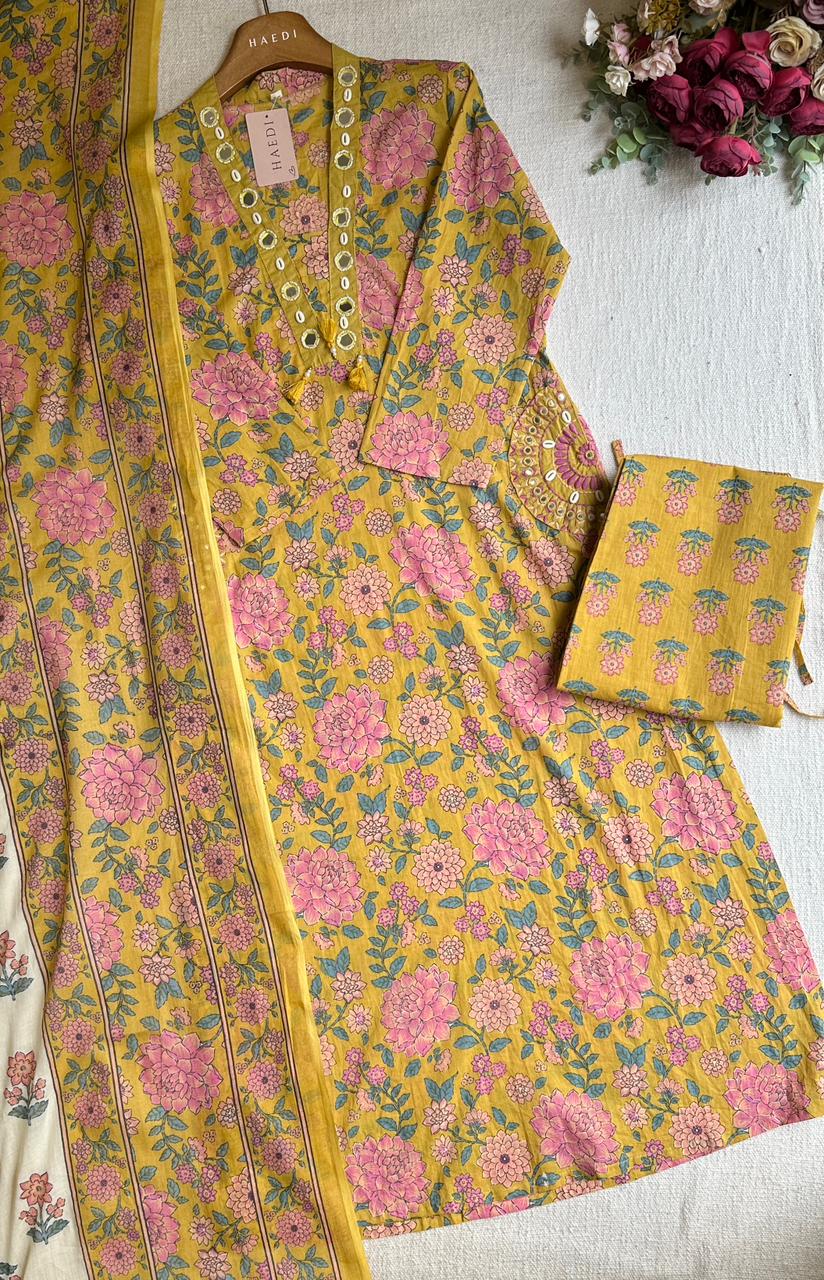 20474 Beautiful cotton suit