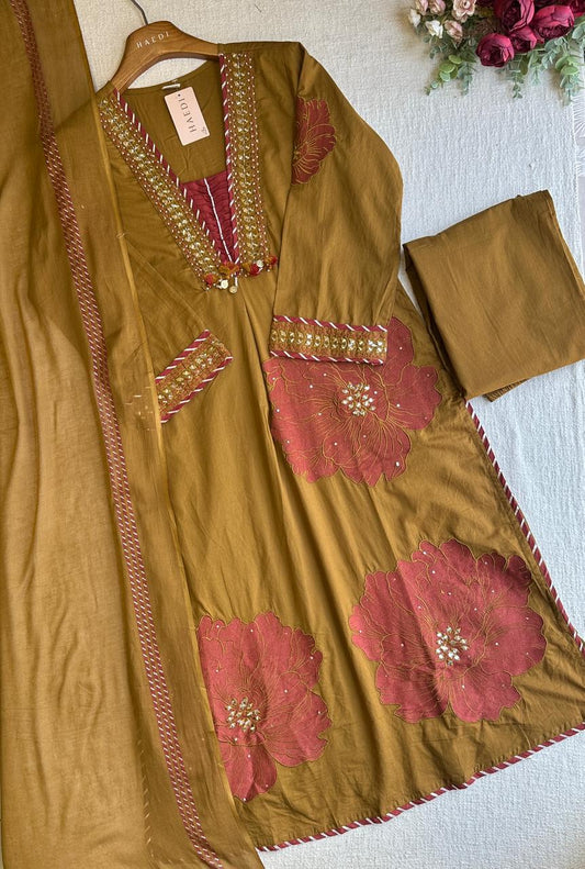 20469 / CMD 58237 Beautiful cotton suit with applique work