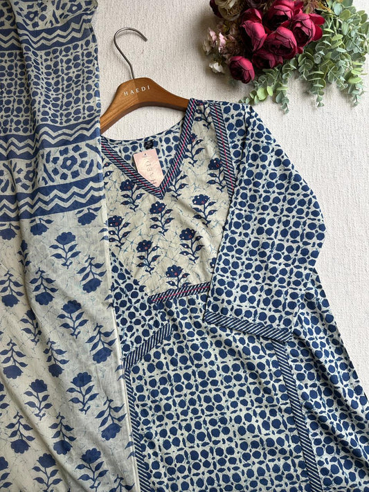 20305 Cotton suit