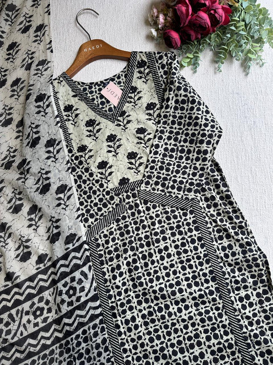 20305 Cotton suit