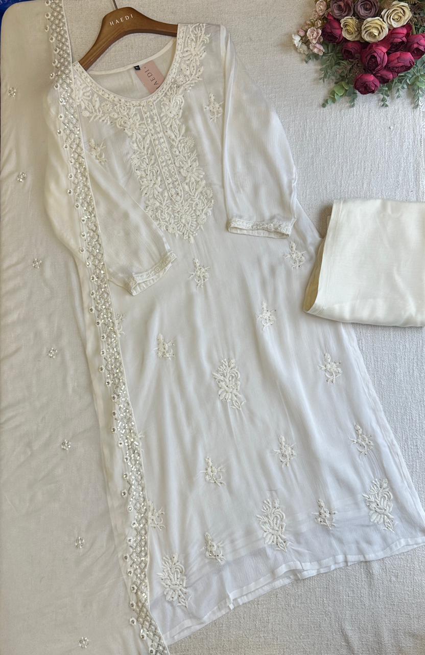 20293 Beautiful partywear suit
