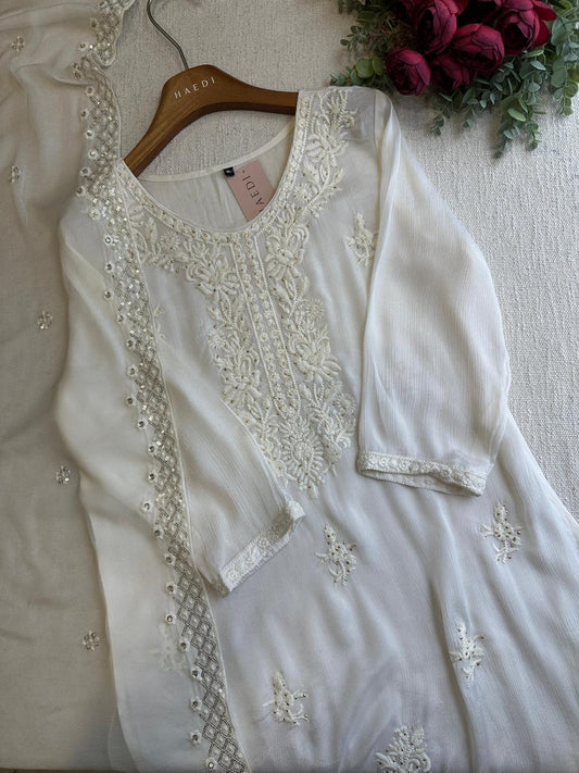 20293 Beautiful partywear suit