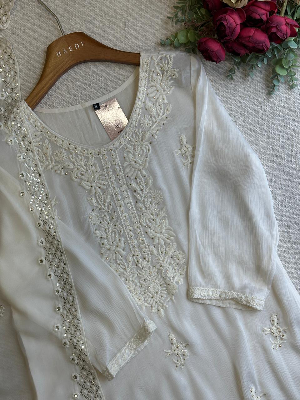 20293 Beautiful partywear suit