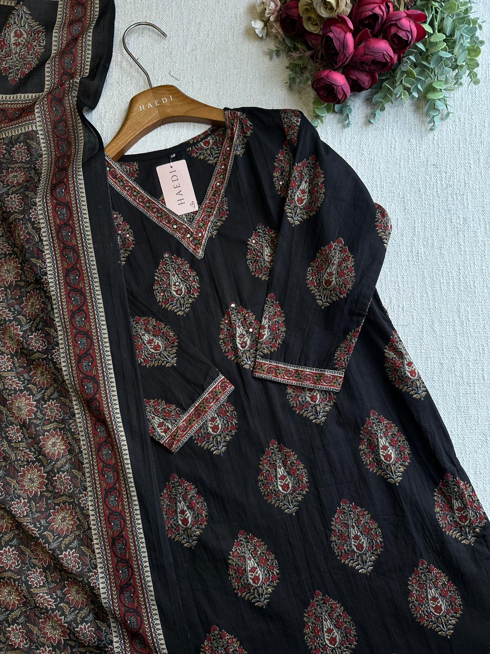 20493/CMD 58290  Beautiful cotton suit