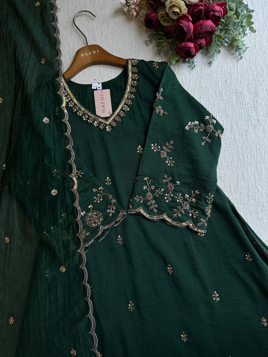 20537 Beautiful partywear suit