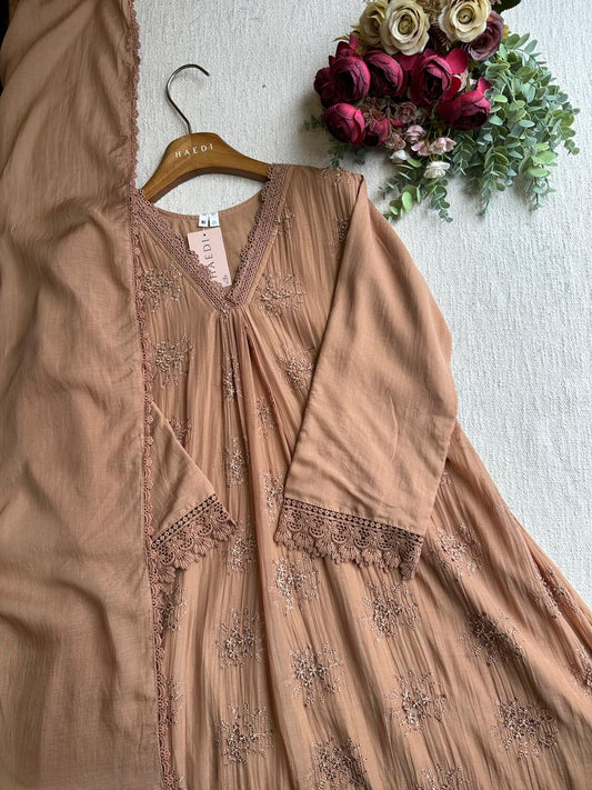 20539 Beautiful embroidered suit
