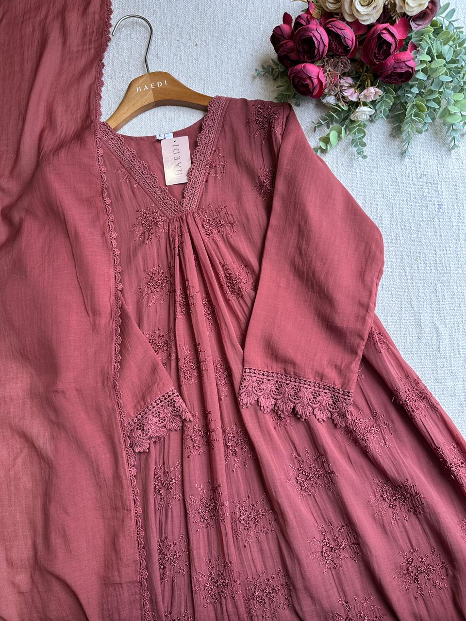 20539 Beautiful embroidered suit