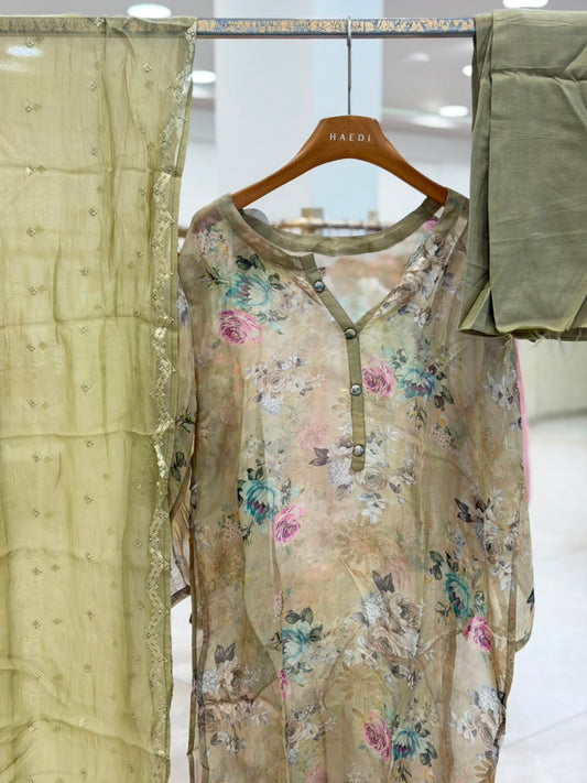 CMD 10840 Semi Stitched Suit