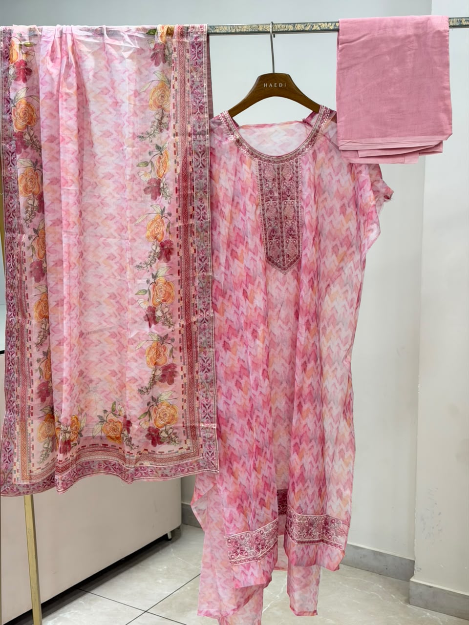 CMD 10581  Semi Stitched Suit