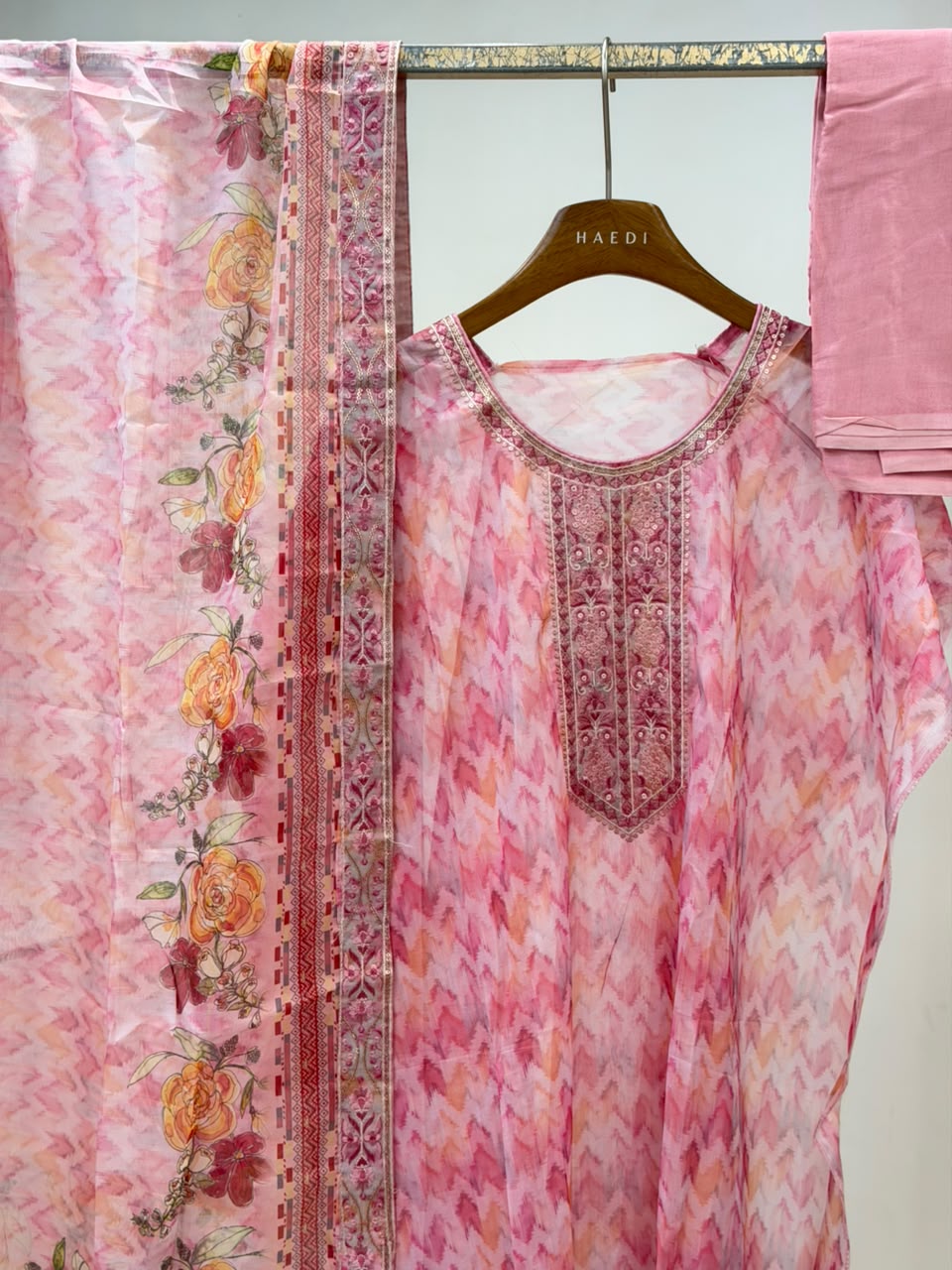 CMD 10581  Semi Stitched Suit
