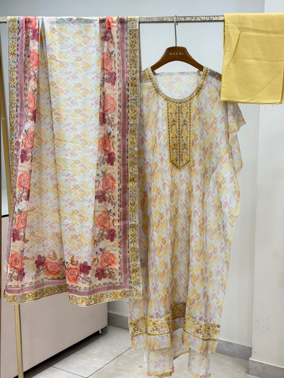 CMD 10581  Semi Stitched Suit