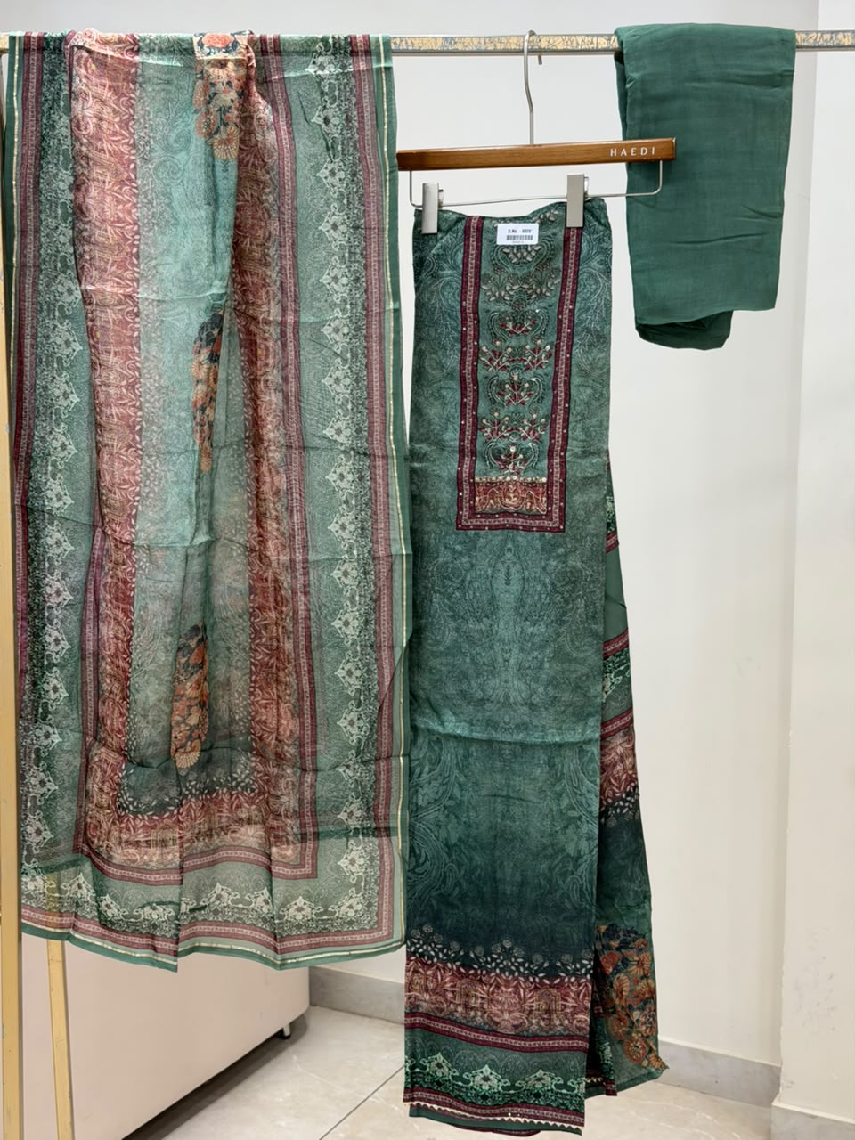 CMD 10975 Unstitched Suit