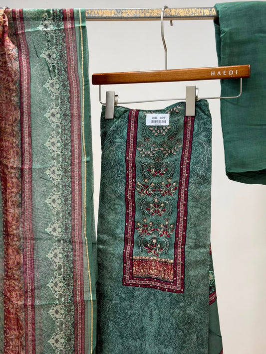 CMD 10975 Unstitched Suit