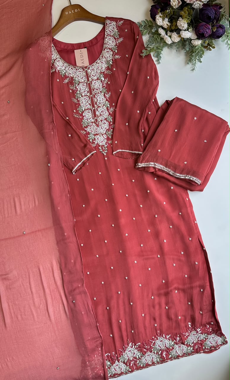 20550 Beautiful handworked partywear suit