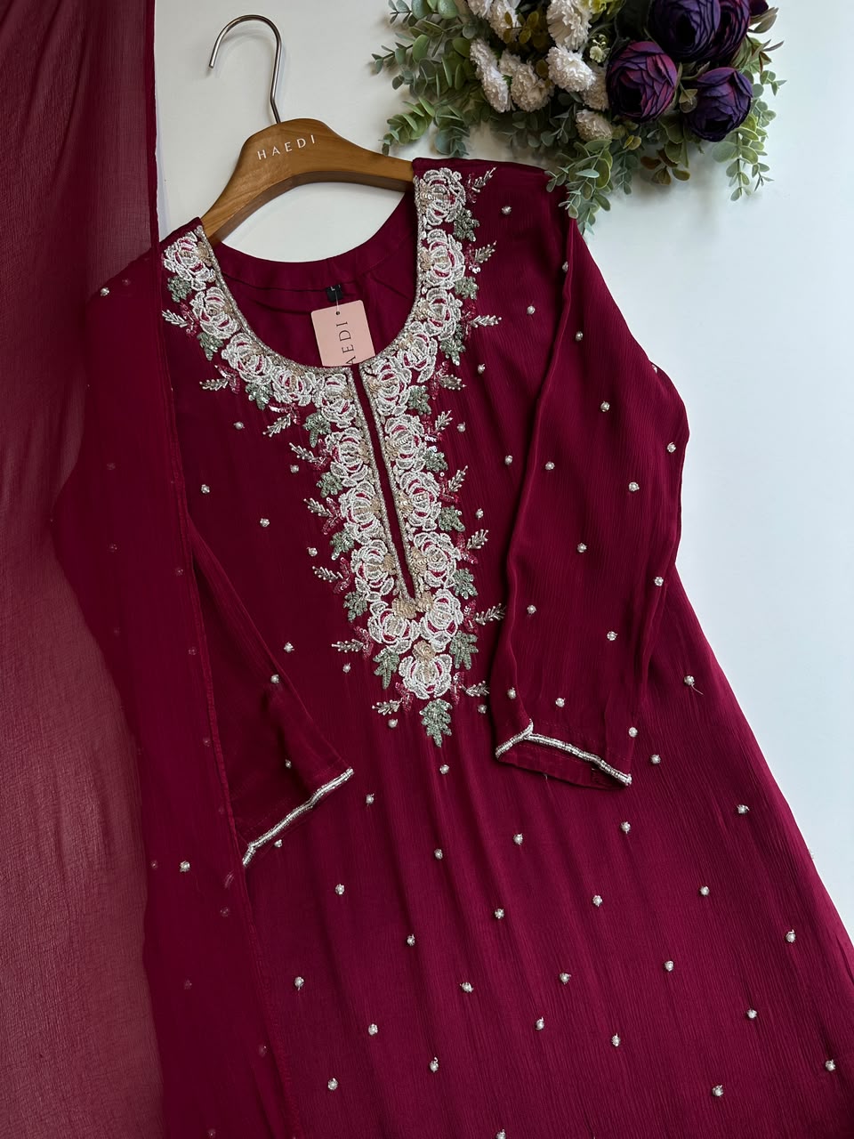 20550 Beautiful handworked partywear suit