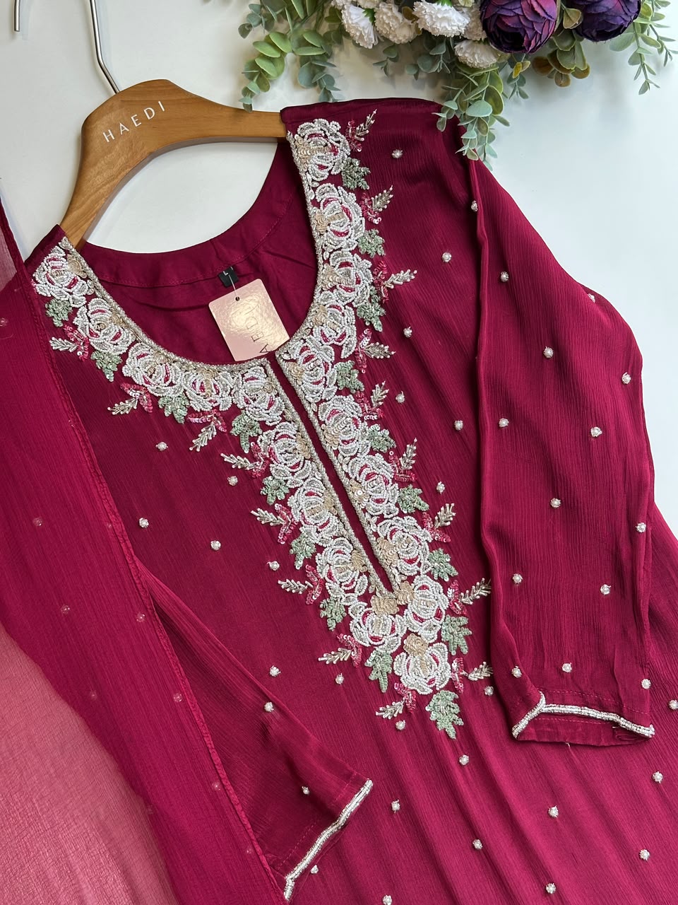 20550 Beautiful handworked partywear suit