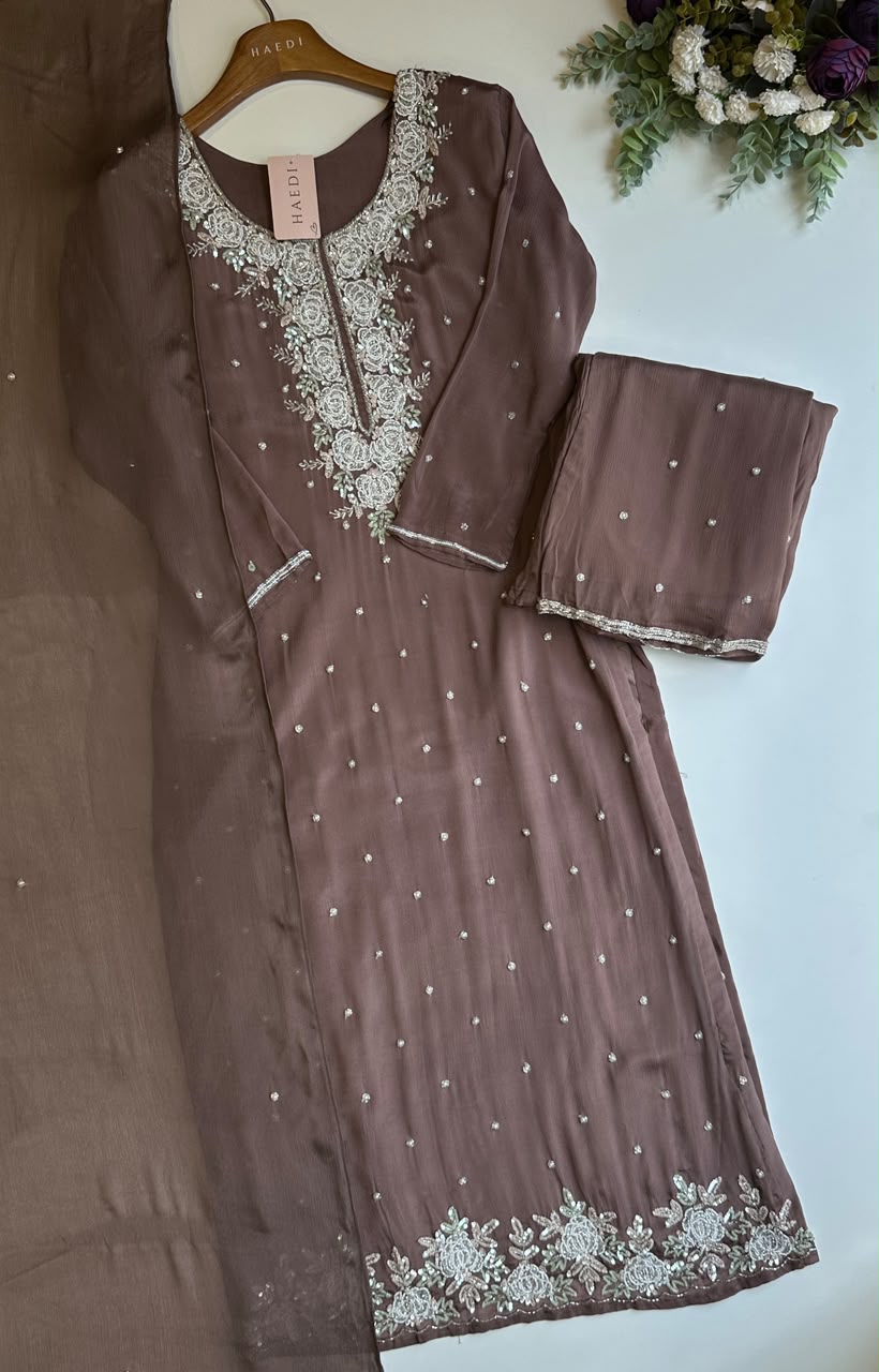 20550 Beautiful handworked partywear suit