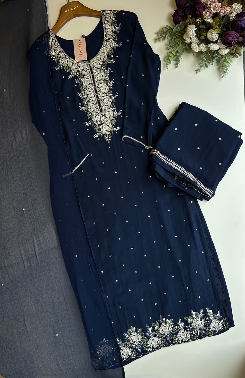 20550 Beautiful handworked partywear suit