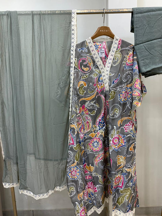 CMD 11773 Semi Stitched Suit