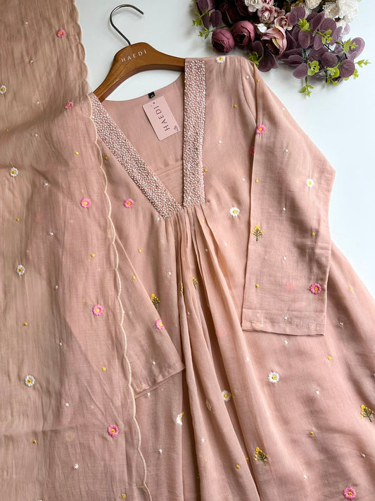 20593 Beautiful embroidered suit