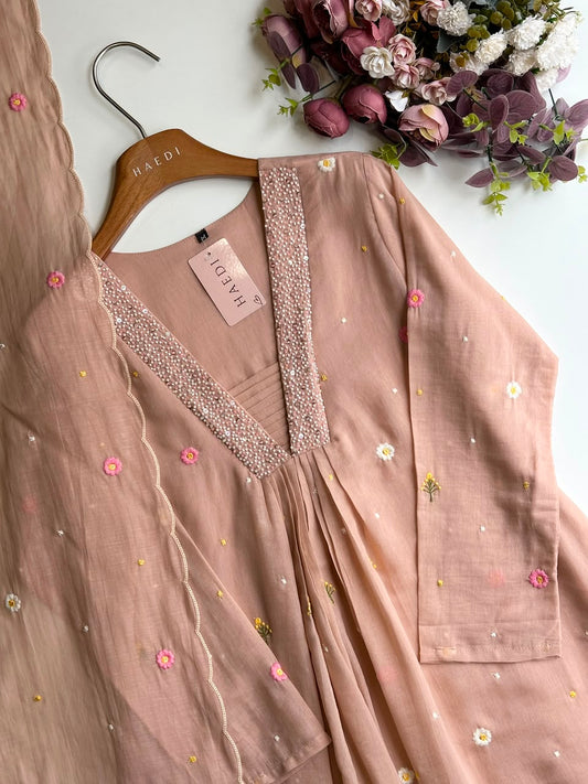 20593 Beautiful embroidered suit