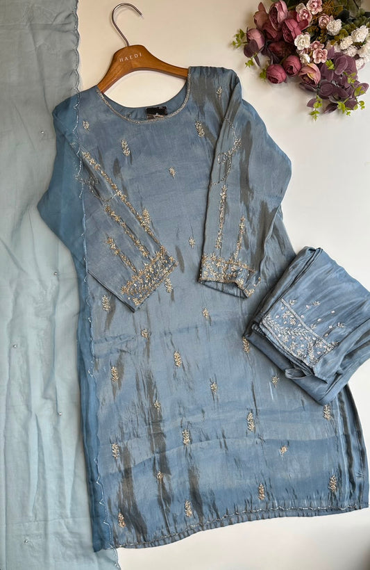 16715 Beautiful handworked suit