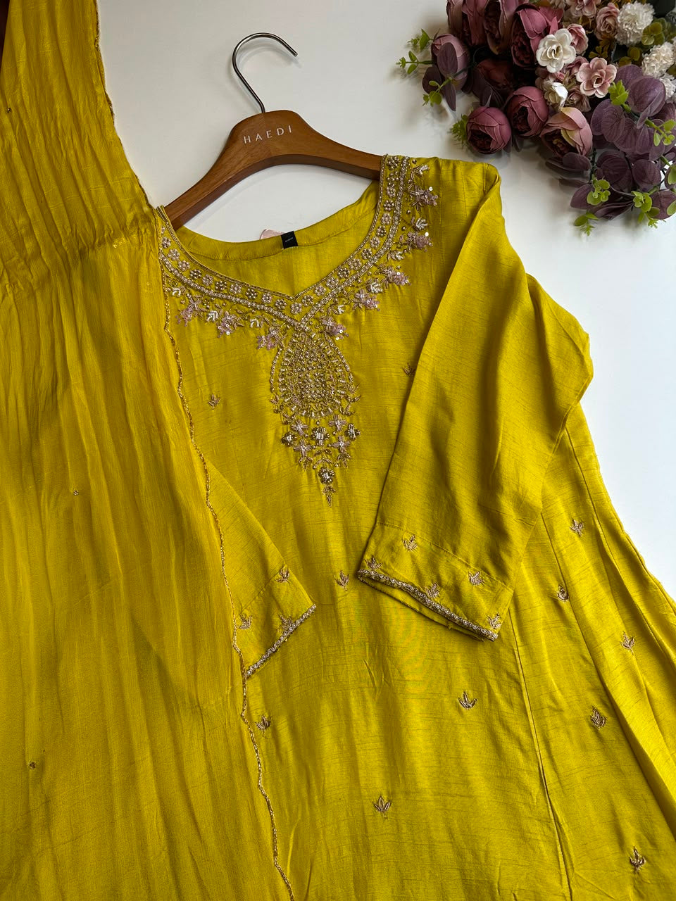 18093 Beautiful handworked suit