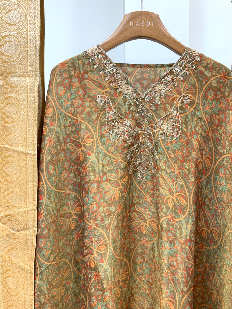CMD 12400 Semi Stitched Suit