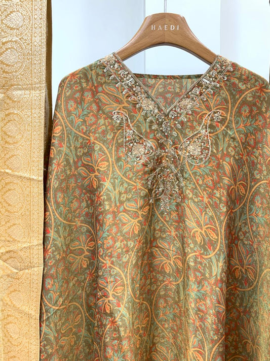 CMD 12400 Semi Stitched Suit