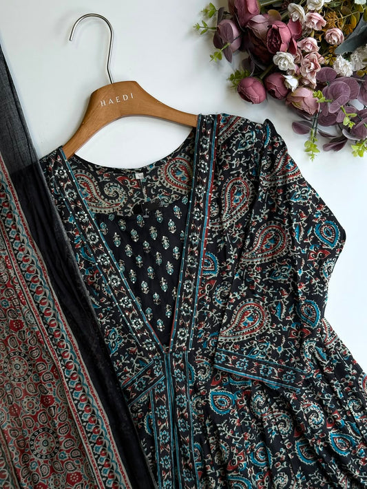 17182 Beautiful cotton anarkali