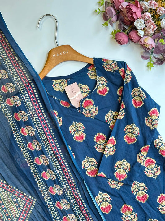 19598 / CMD 57559 Cotton suit