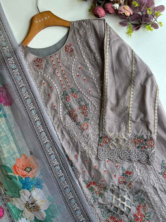 17944 / CMD 56226 Pakistani suit