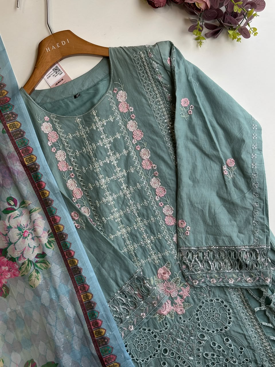 17943 / Beautiful pakistani suit