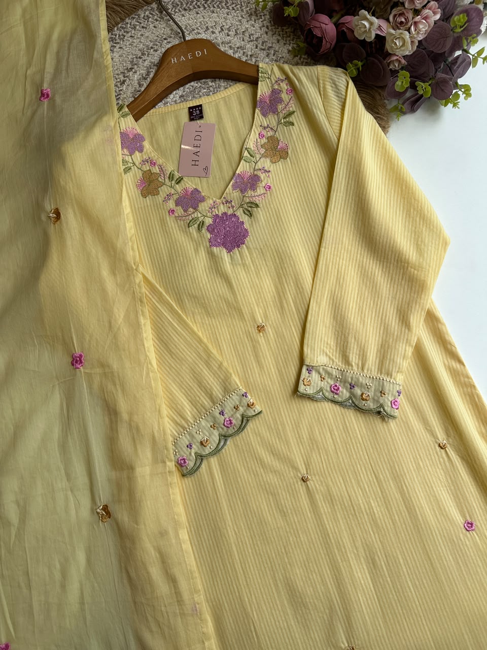 20581 Beautiful embroidered suit