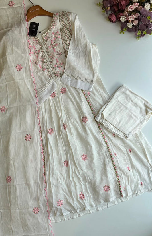 17386 Beautiful embroidered suit