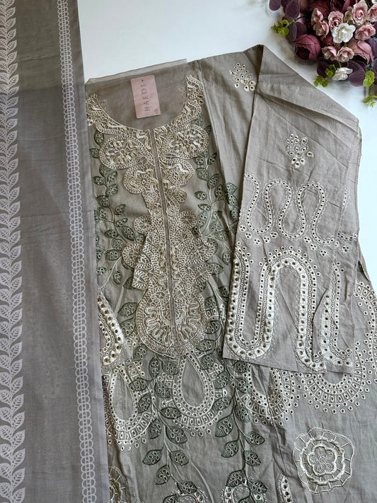 17955 Unschiched suit