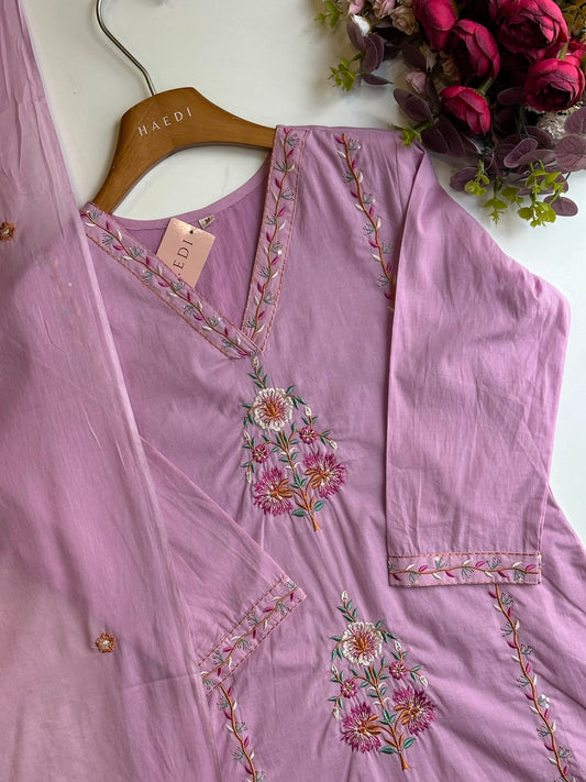 20577 Beautiful embroidered suit