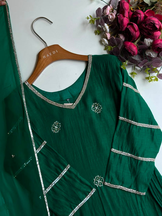 20616 Beautiful handworked mulchanderi suit