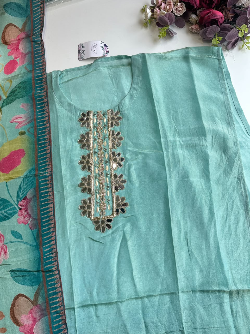 15199 Semi stiched suit