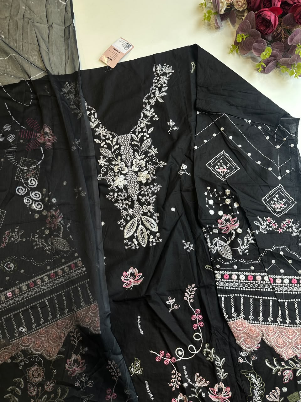 17950 / CMD 56232 Unstitched suit