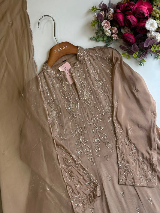 20639 premium handworked suit
