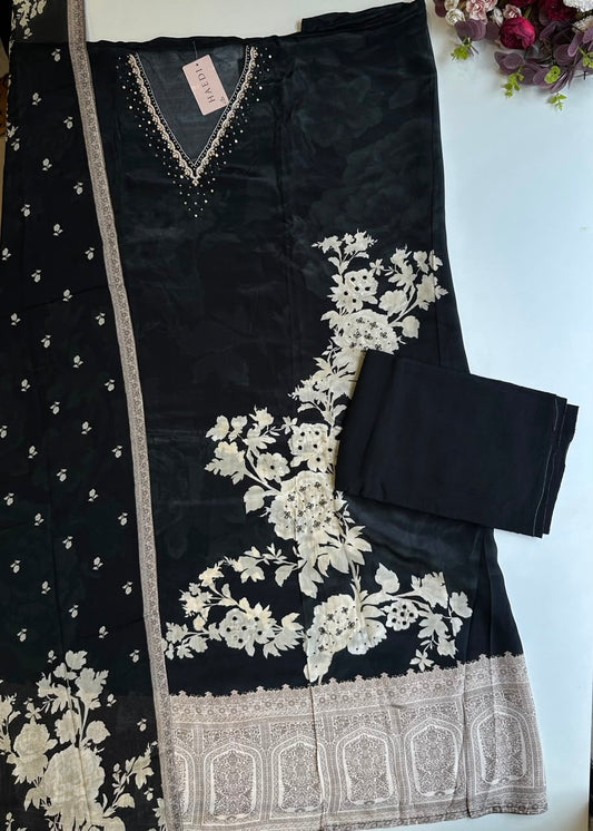 19297 Semistiched suit