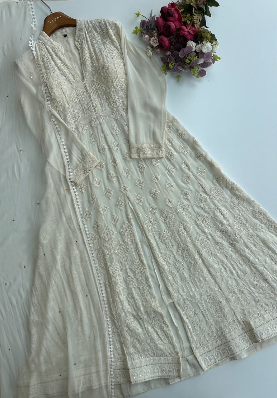 16371 /CMD 13289 Premium Handworked suit
