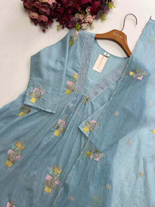 20636 Beautiful embroidered suit