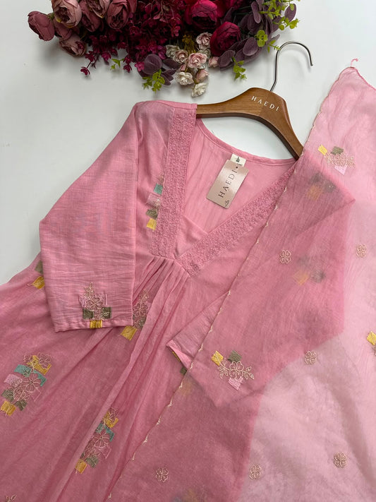 20636 Beautiful embroidered suit