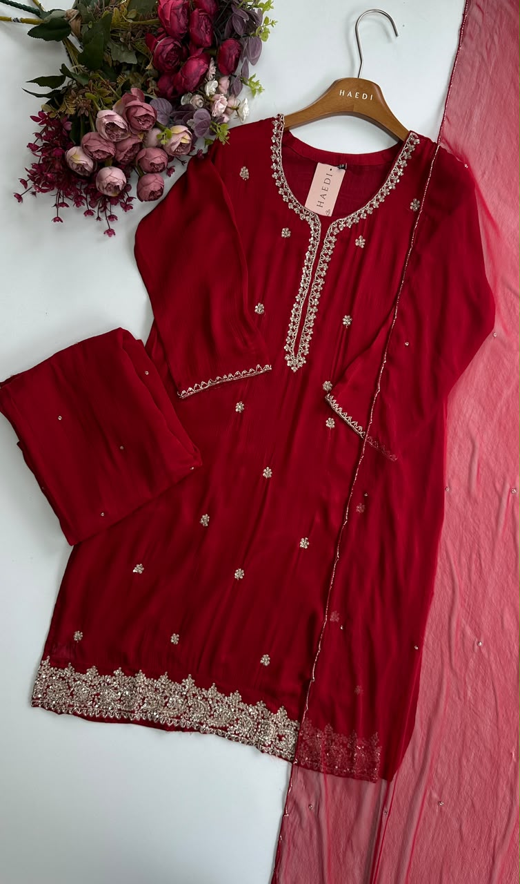 20655 Beautiful partywear suit