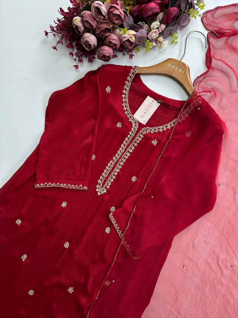 20655 Beautiful partywear suit